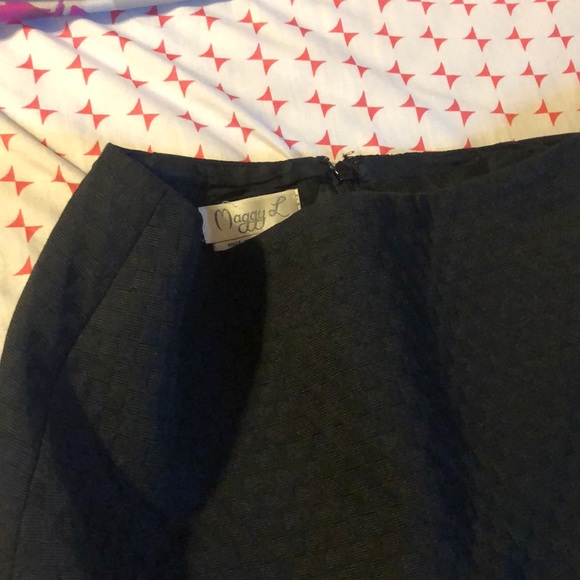 Black pencil skirt - Picture 3 of 3